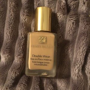 Estée Lauder Double Wear Foundation